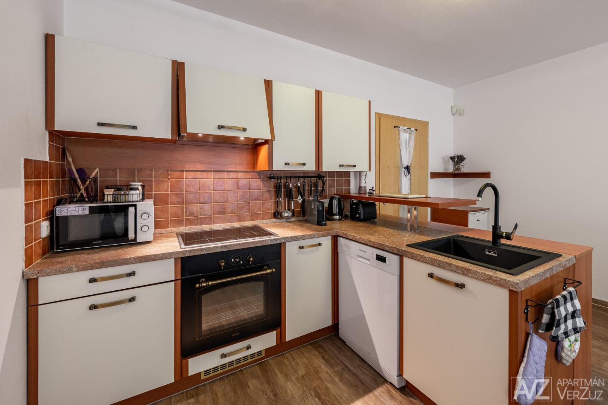 Verzuz - Ricky V Orlickych Horach Apartment